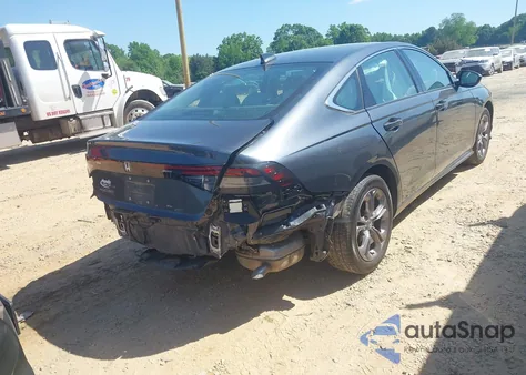 2024 Honda Accord Ex z USA, uszkodzony, nr VIN 1HGCY1F32RA021437